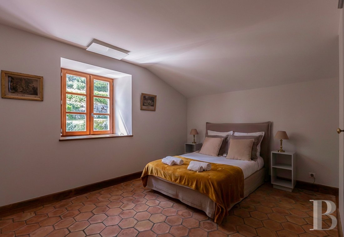 En Ardèche, à Saint-Alban-Auriolles, une ancienne ferme du 17e siècle à l’ombre d’un château - photo  n°17